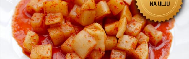 KROMPIR NA HILANDARSKI NAČIN SE TOPI U USTIMA I NE LIČI NI NA JEDNO POZNATO JELO: Jednostavan recept za neodoljiv porodični ručak