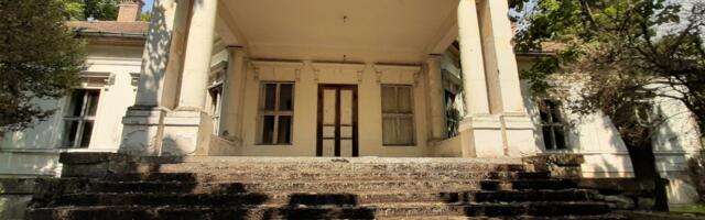 Danas se prodaje najlepši srpski DVORAC, zajedno sa parkom, šumom i zemljištem: Cena kao za stan u Beogradu