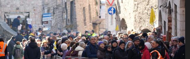 Očekuju se stotine hiljada hodočasnika: Izložene mošti sveca umrlog pre 800 godina