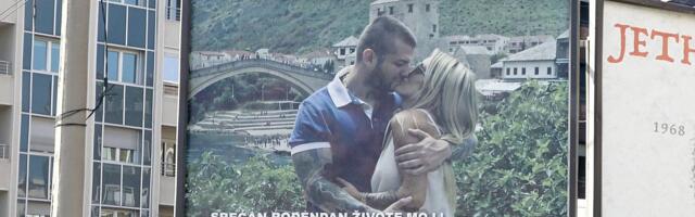 Žena Marka Mesara šokirala bilbordom! Usred Beograda osvanule reči koje bude jezu (FOTO)