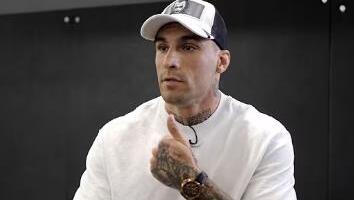 ILIĆ "UMIRAO" OD SMEHA POSLE PORAZA ZVEZDE U DERBIJU! Čuveni srpski MMA borac se oglasio nakon pobede Partizana - ovako je pecnuo rivala! FOTO