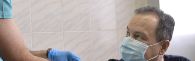 Dačić i Vulin primili rusku vakcinu Sputnik V