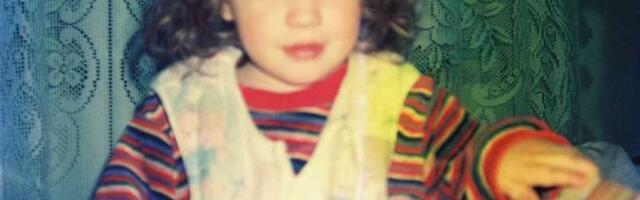 NEMA ŠANSE DA POGODITE KO JE OVA PRESLATKA DEVOJČICA NA SLICI! Nije volela barbike, nego slikovnice i knjige, DANAS JE MINISTARKA...