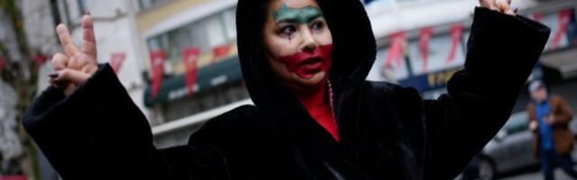 Mlade devojke u Iranu rizikuju smrtnu kaznu: "Najhrabriji ljudi na svetu" (FOTO, VIDEO)