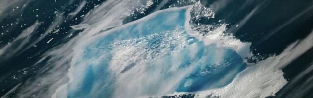 Ledeni breg star 40 godina postaje živopisno plav dok se približava potpunoj dezintegraciji