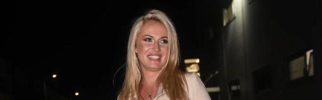 Milica Veličković nakon POROĐAJA pozirala podignute majice BEZ BRUSHALTERA, mreže se USIJALE nakon njene nove objave! (FOTO)