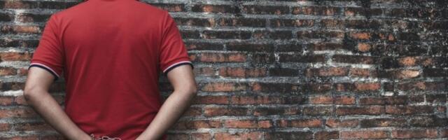 Lisice za pokušaj krađe: Uhapšena tri muškarca u Rakovici