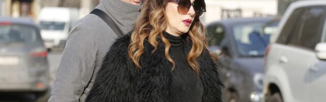 "NE ZNA DA KAŽE DOBAR DAN!" Komšije Viki Miljković bez pardona o njenom ponašanju van kamera: "Bez šminke je neprepoznatljiva!"