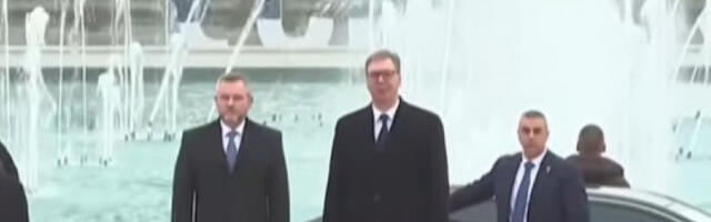Вучић дочекао председника Словачке испред Палате Србија уз највише државне почасти (видео)