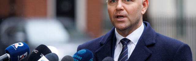 Навроцки: Трамп једини који може да заустави Путина