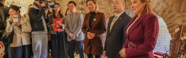 Srbija dobija suvenir koji spaja tradiciju, diplomatiju i turizam: Predstavljene pustovane lopte sa ćiriličnim i kineskim pismom