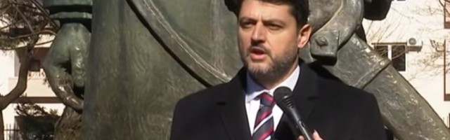 CRNOGORCI NE POPUŠTAJU: Ministarstvo spoljnih poslova NE POVLAČI odluku o proterivanju!