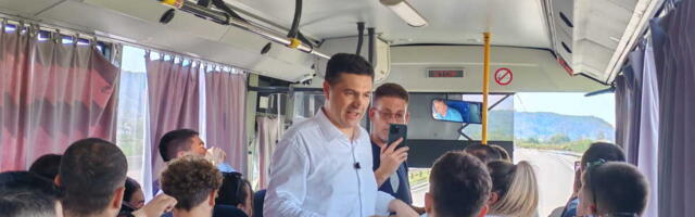 "RADUJE ME ŠTO DANAS NA SKUPU VIDIM VELIKI BROJ MLADIH NIŠLIJA" Dragoslav Pavlović: Važno je da budemo zajedno, da pokažemo pristojnu i normalnu Srbiju!