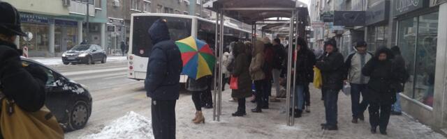 Penzionerima vraćeno pravo na besplatan prevoz u Nišu
