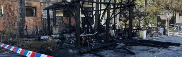 EVO KAKO SU HULIGANI UNIŠTILI POZNATI KAFIĆ U OVČAR BANJI: Nekoliko dana nakon razbojništva, lokal u potpunosti IZGOREO - Sumnja da se da je požar PODMETNUT! (VIDEO)