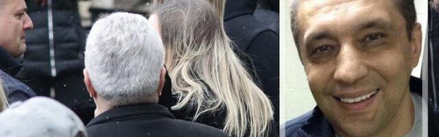 LEPA MISICA SLOMLJENA OD TUGE: Ćerka Željka Rutovića ne dolazi sebi na očevoj SAHRANI, jedva stoji na nogama! (VIDEO)