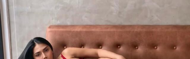 Internet se usijao zbog ove navijačice: Haljina joj "otkazala poslušnost" usred slavlja pred punim tribinama /VIDEO/