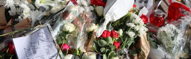 (FOTO, VIDEO) „Sarajevo plače, ali više ne ćuti“: I danas protesti nakon teške tramvajske nesreće