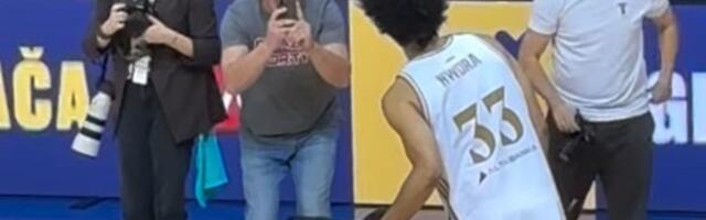 Ovo niste mogli da vidite: Nvora posle meča sa Borcem ispunio veliku želju momku u kolicima koji voli Zvezdu