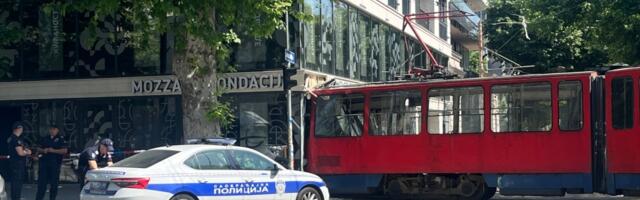 Tramvaj iskočio iz šina u centru Beograda, povređeno 15 osoba