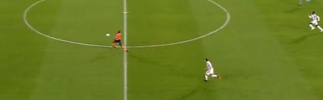 Amaterski Mančester Junajted i heroj Demba Ba! (video)