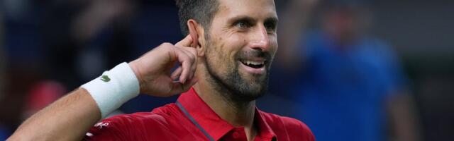 Đoković je sportista godine: Nagradu mu je uručio Ronaldo