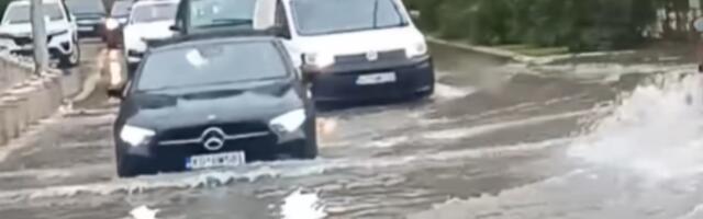 Apokaliptične scene iz Kotora: Snažan ciklon sa Jadrana nosi sve pre sobom - vozila plivaju po gradu, šta je sledeće? (VIDEO)