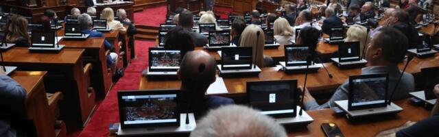 Mađarska ograničava trajanje mandata poslanika: Da li bi i Srbija to trebalo da učini