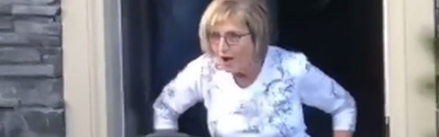 Nenajavljena poseta baki i deki: Unuk u nosiljci ih sačekao pred vratima (VIDEO)