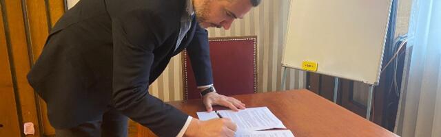 Obradović potpisao zahtev za smenu Šapićeve milionerke