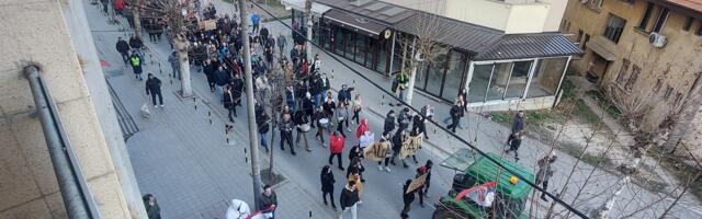 Još jedan masovan skup podrške studentima u Vranju FOTO/VIDEO