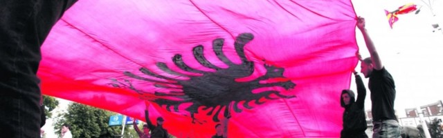 KOSOVO NE ZNAČI NIŠTA NA ALBANSKOM, PRIŠTINA SILUJE ISTORIJU! Hrvat razbucao Šiptare: SKENDERBEG JE IMAO SRPSKO PREZIME