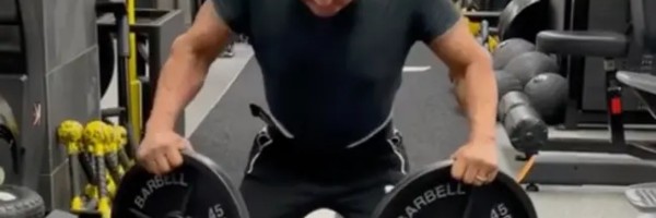 Internet optužuje Stalonea da je lažirao veoma tešku vežbu