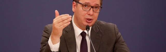 "Vučić se testira 34 puta, a za građane nema testova!"