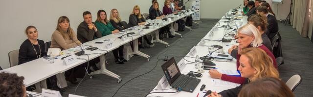 Poboljšan pristup izbeglica uslugama banaka u Srbiji,  ali neophodni i dalji koraci u tom smeru