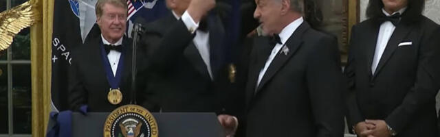 TRAMP IMA NOVI GAF: Izgovorio ime svog prijatelja Silvestera Stalonea i nasmejao SVET do suza, reakcije su URNEBESNE! (FOTO/VIDEO)