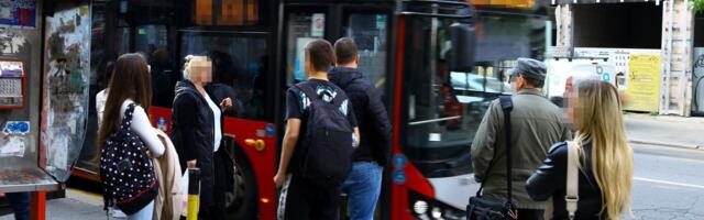 Horor u autobusu 79 u Beogradu: Žena se onesvestila tokom vožnje i umrla na licu mesta