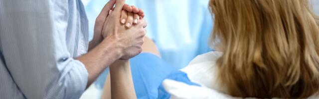 Neverovatne priče iz Beograda! Kad bebe ne čekaju: Porođaji na pumpama, u kolima i ispred porodilišta