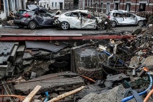 Нове поплаве у Белгији, бујица носила аутомобиле