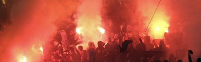 HOLANĐANI "SRUŠILI" BERLINSKI ZID! Navijači FEJENORDA prave HAOS po gradu! Policija se SUKOBILA sa njima! /FOTO/