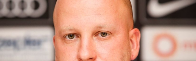 Nikolić je stavio glavu na železničke šine