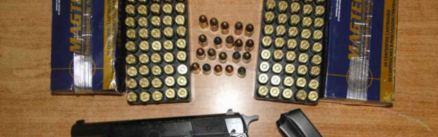 Novi Pazar: Pištolji za pojasom i municija u aktovki