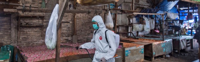 NEKI SU ZA, A NEKI PROTIV KARANTINA: Kako se države bore protiv novog talasa koronavirusa