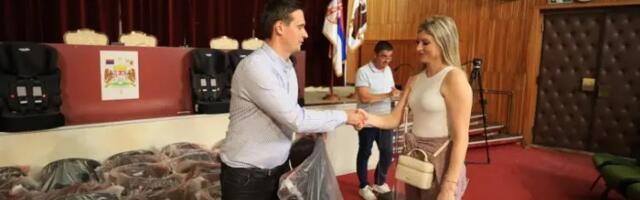 Grad obezbedio 133 auto-sedišta za decu