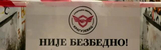 Zabranjeno korišćenje pešačkog mosta preko Lepenice: Zaštitne trake brzo pokidane, Zborovi reagovali (FOTO)