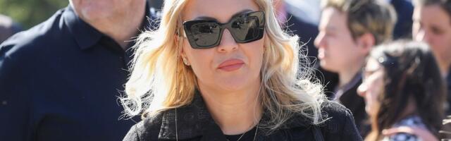 "Hvala mužu što me je prevario, rešila sam se budale": Pevačica (51) šokirala priznanjem, pa napravila promenu