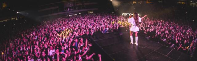 NOVI SAD GOREO UZ SENIDAH: SPENS NA NOGAMA, PUBLIKA U TRANSU DO POSLEDNJEG TAKTA