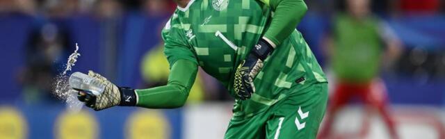 SIN FUDBALSKE IKONE ŠOKIRAO NAVIJAČE: Heroj Lesterovog čuda rekao zbogom fudbalu!