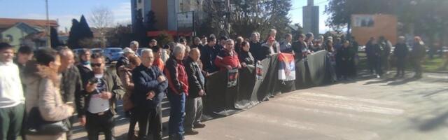 Blokirano Blace: Sve više stanovnika na protestu (FOTO, VIDEO)