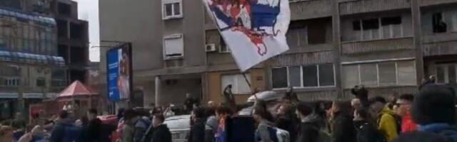 "Pumpaj i hodaj": Studenati krenuli iz Kragujevca ka Nišu (VIDEO)